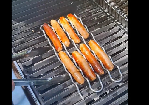Using the SOSSBOSSER Thin 8 on a bbq to control and turn 8 sausages at a time.